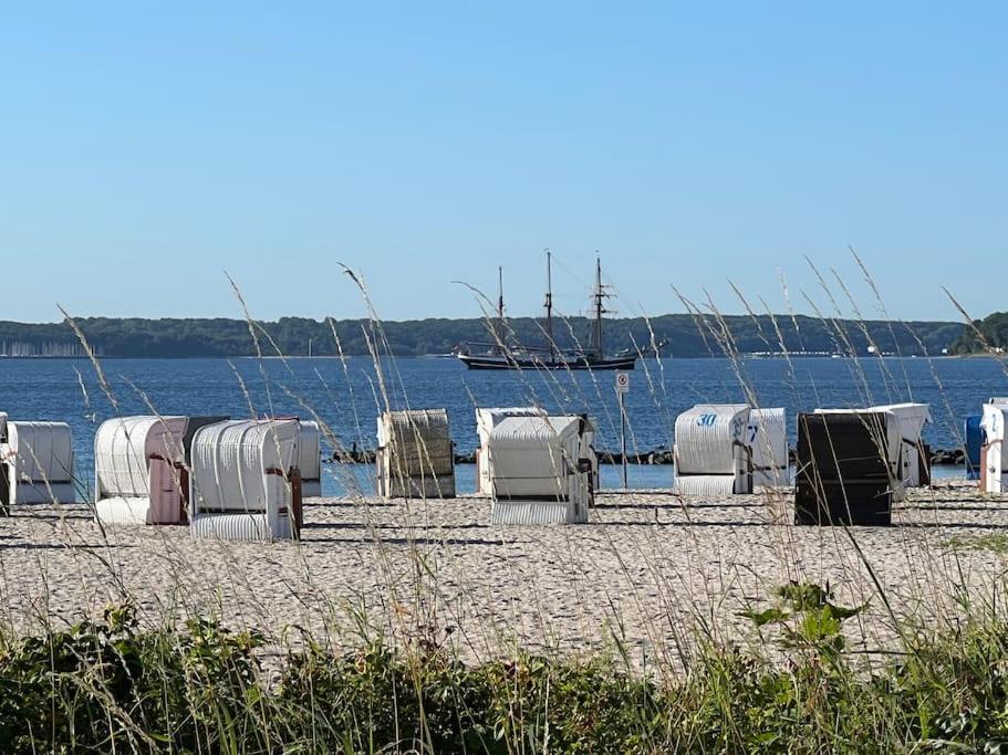 Neue Ferienwohnung Kuestennaehe Mit Terrasse 3Km Zum Strand Osdorf Esterno foto